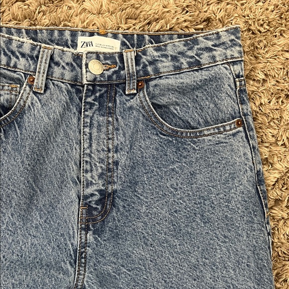 ZARA Women’s Size 4 High-Waisted Straight Leg Jeans – Light Wash - Picture 2 of 4